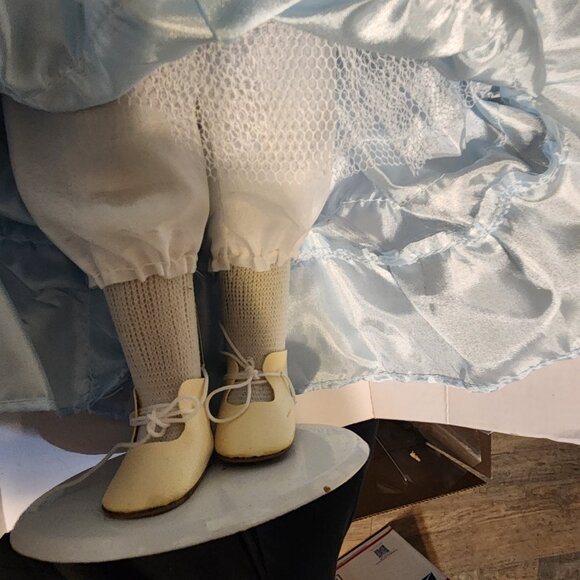 J. Misa - Porcelain Doll - VTG - Picture 2 of 7